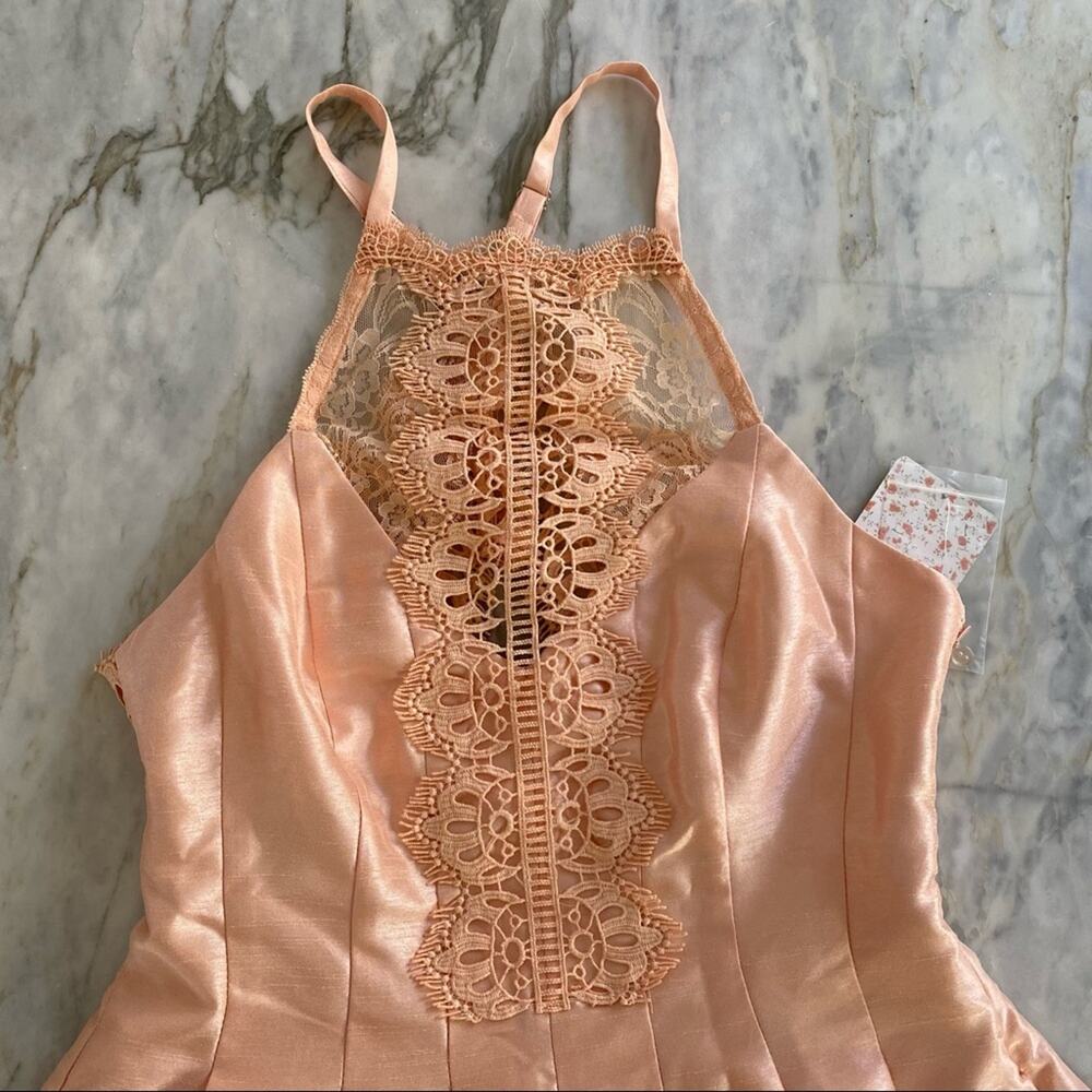 FREE PEOPLE $250 Heart to Heart Crochet Lace Trim Dress Romper Petal Pink Size 2 - Picture 9 of 15